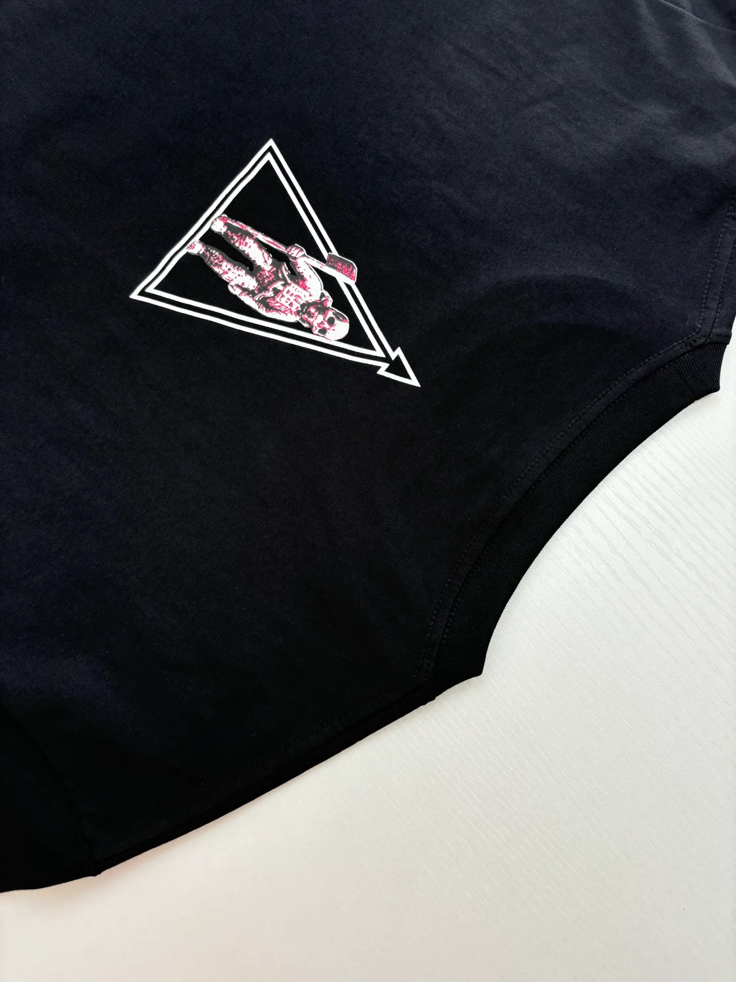 🅿️270 Come Hearts*/Cro Heart 25Ss new foti skull soldier text short sleeves. The fabric is made of 26 weave 200g cotton. The printing is made of thermoset ink. Customized accessories Size: S/M/L